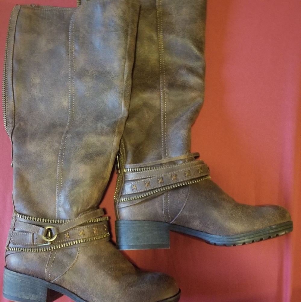 Women's Size 6 Brown Boots
